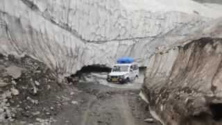 preview picture of video 'Dangerous road at India Himachal Pardesh'