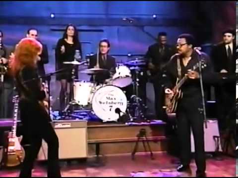 Little Milton & Bonnie Raitt   If I Don't Love You Grits Ain't Groceries) [Live ~ REB 6 16 97] m4v