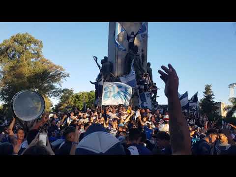 "Hola Basurero" Barra: La Banda de Fierro 22 &bull; Club: Gimnasia y Esgrima