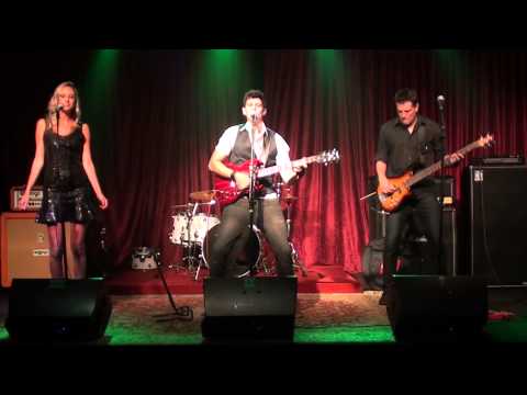 download lagu mp3 mp4 Kid Abelha E Os Abboras Selvagens Booty Shake, download mp3 Kid Abelha E Os Abboras Selvagens Booty Shake free download mp3, download mp3 Kid Abelha E Os Abboras Selvagens Booty Shake