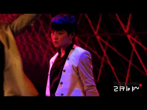 130209 TEEN TOP SHOW! Live Tour in Paris - Clap by Rickya.com