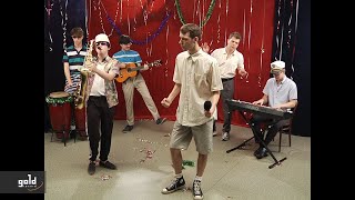 Musik-Video-Miniaturansicht zu Peti és Én Songtext von Carson Coma