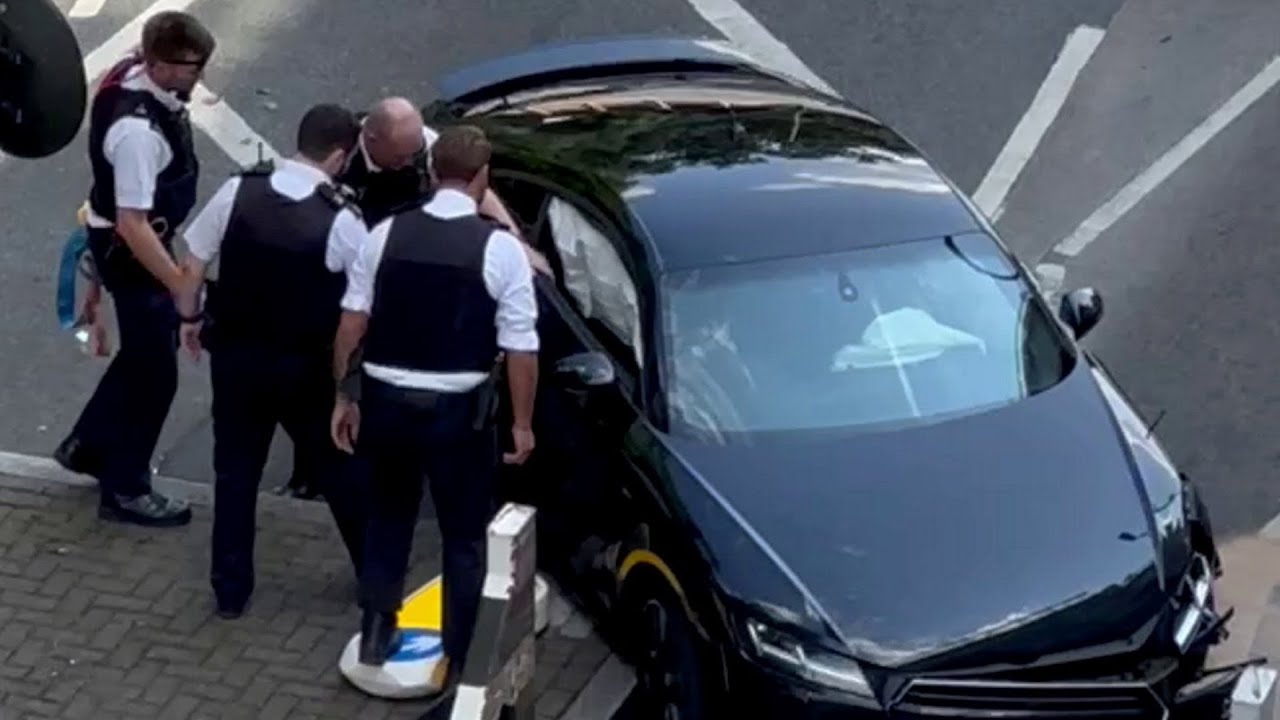 Video shows aftermath of car crash near prominent London landmark | SWNS