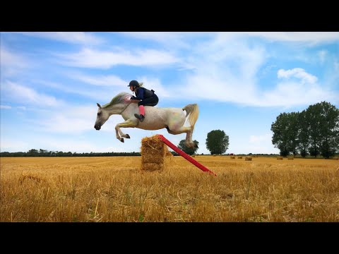 Jumping 105cm hay bale in cordeo☀️