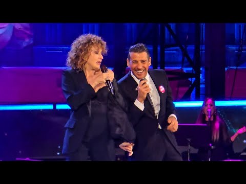 Una Nessuna Centomila - Che Sia Benedetta / Occidentali's Karma (Mannoia, Gabbani) Napoli 25.09.2025