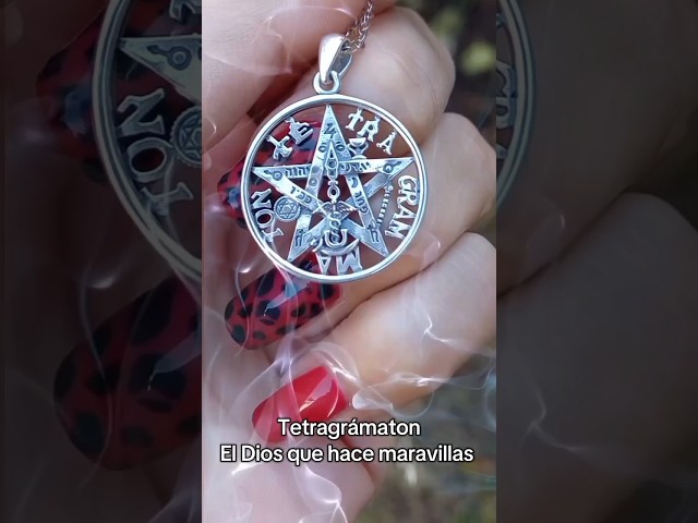 Vídeo relacionado con Colgante Tetragramaton Plata de Ley 925 - Amuletos de la Suerte y Proteccion con Pentagrama de 15mm - Se envía en una cajita Hand Made con Tarjeta (15mm)