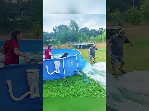 **مزحة الأب الأخيرة مع المسبح 😂💦**#shorts