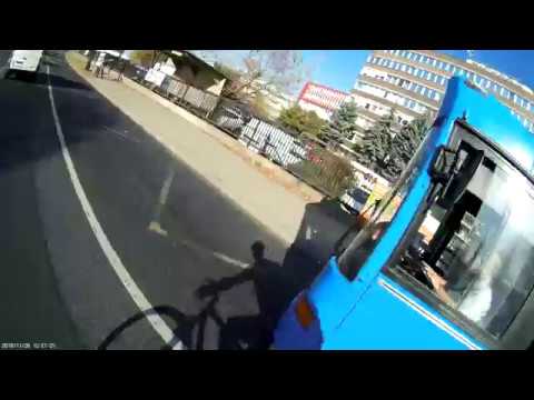 Elengedem a buszt - I let the bus go