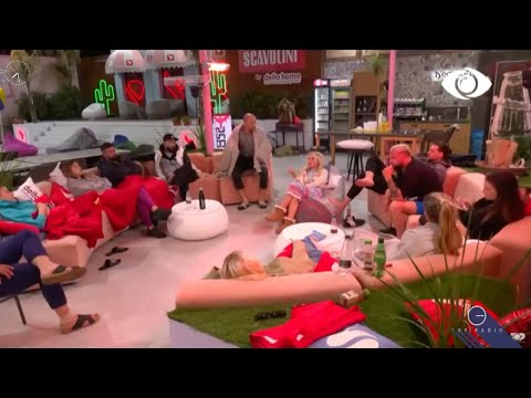 Luizi i hedh atletet në pishinë. Kristi: Pse e bëre?/ Wake Up