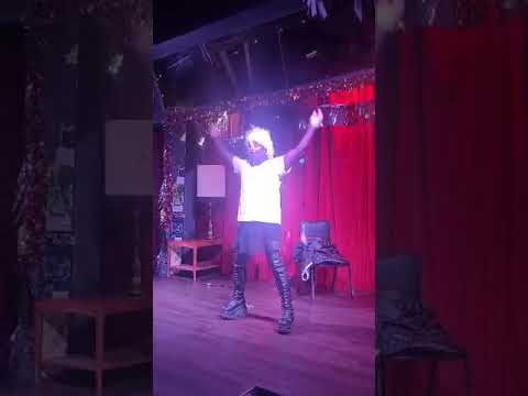 Dabi Burlesque Performance