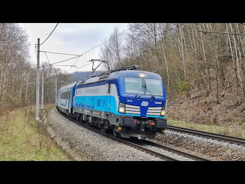 Nákladní vlaky a vlaky vyšší kvality na trati Kolín - Brno