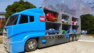 25 Tomica (minicars) & Takara Tomy Cleaning Blue Convoy