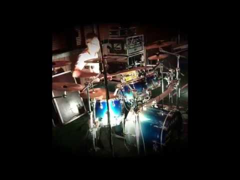 Schlagzeugsolo live auf Sakae Almighty Maple Drums - Christian Hoffe