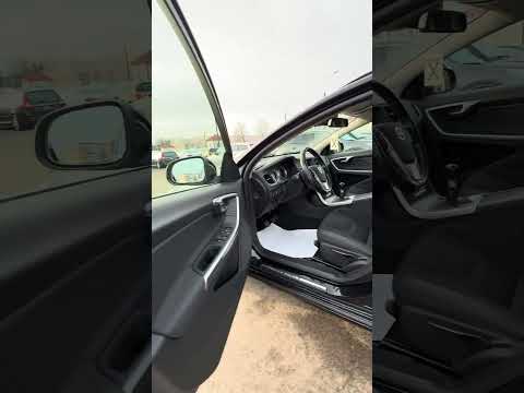 фото volvo v60 i 0