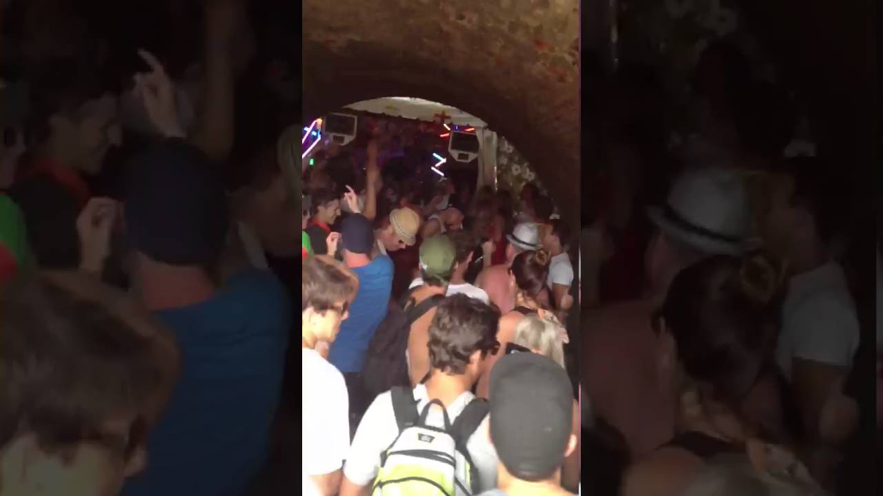 MR.SHAKE playing his own bootleg of 