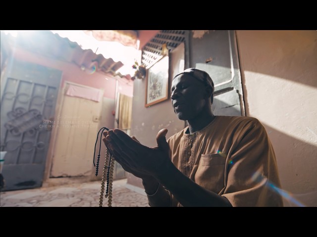 DIP DOUNDOU GUISS – GUDDI YI ÑU TOLLOU