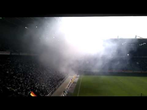 Derbysieg 10.04.2011 Borussia MG : K*ln - Bengalos vor dem Spiel