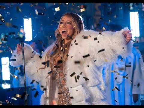 Mariah Carey Warms Up Her Voice (New Year's Eve)