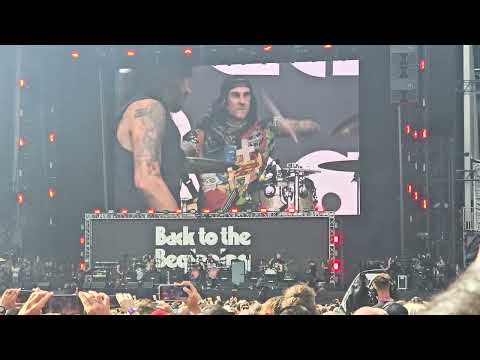 Drum Off at Back to the Beginning (Travis Barker, Chad Smith & Danny Carey