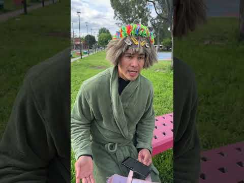 CUANDO TU MAMÁ QUIERE QUEDARSE CON TU PLATA #humor #sketch #mama #mamáehijo #comedia #viral #hijo