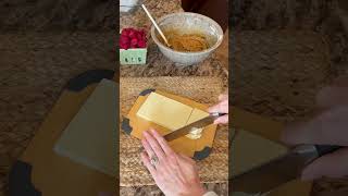 White Chocolate Raspberry Blondies RECIPE on dinnerin321.com #dessert #sweet #blondies #recipe #yum