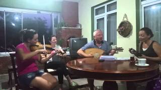 Akasyalar açarken şarkısı karşınızda...