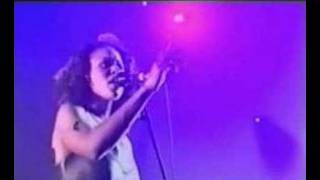 Massive Attack - One Love (Live - Belgium 1998)