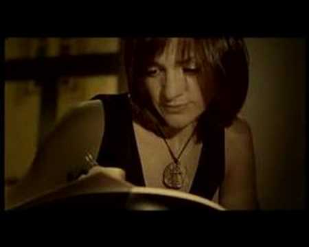 Uma Gota - Mafalda Veiga