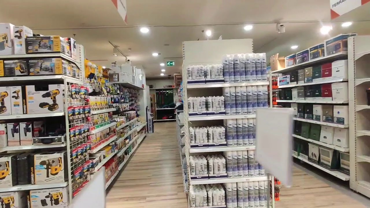 BricolaRge apre a Grosseto. La visita.