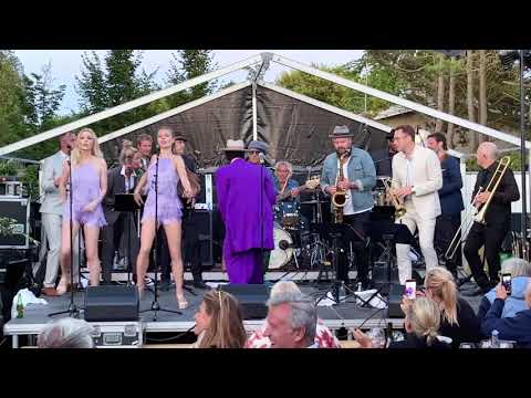 Kid Creole and The Coconuts