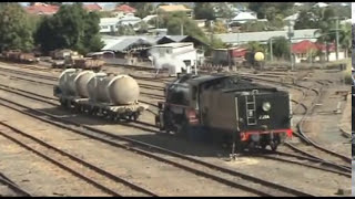 preview picture of video 'AC16 221A Shunting Action in Gympie Yard - 17.05.2008'