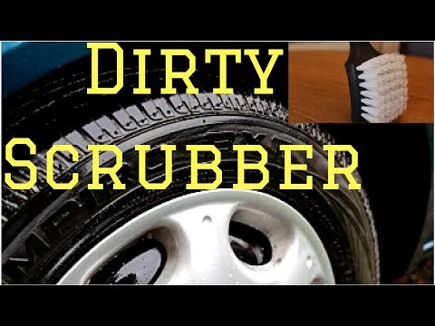 Tyre scrubbing brush