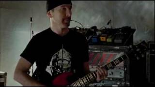 U2's The Edge playing Elevation without effects