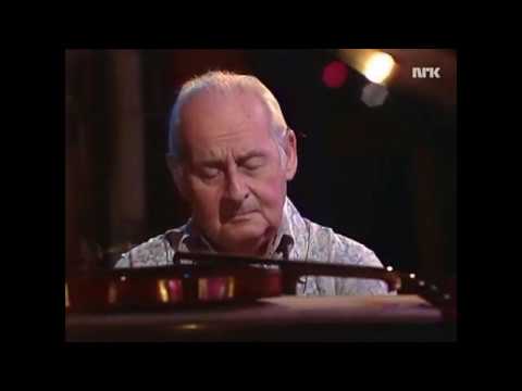 Stéphane Grappelli plays piano this is great