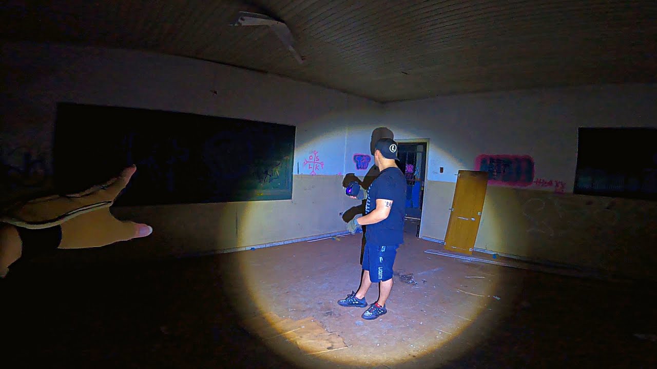 PROFESSORA É ABUSADA POR ALUNO NESSA ESCOLA