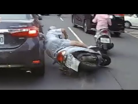 [Vídeo do acidente de carro] O incidente em Akita está completo! (2023.04.25 Pista 546, Boai 2nd Road, distrito de Zuoying, cidade de Kaohsiung