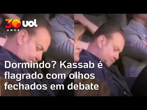 Kassab dormindo? Presidente do PSD é flagrado com olhos fechados no debate da Band