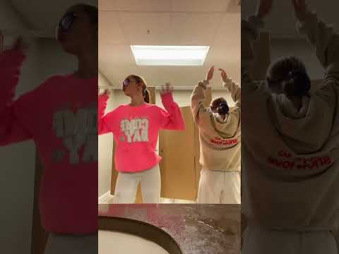 @dess😹 make it move 😝#fyp #dance #likeitup #famous #us