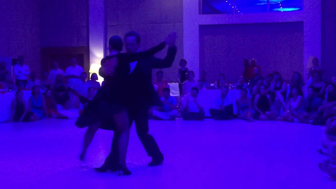 Ezequiel Paludi y Geraldin Rojas bailan dos Tangos