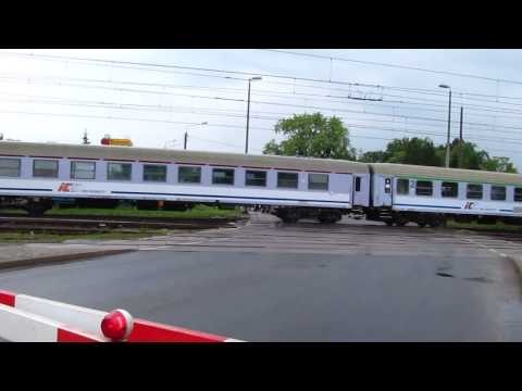 EP09-010 z TLK Artus przez Łowicz.