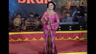 Download lagu luntur langgam HD QUALITY mp3