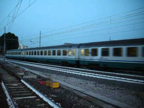 Intercity 598 Roma Termini-Firenze SMN in transito a Firenze Statuto al tramonto..