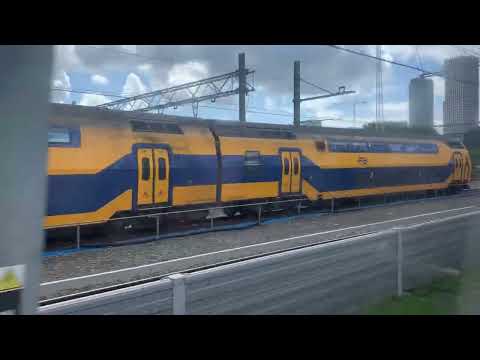 Trem para a estação central de Den Haag