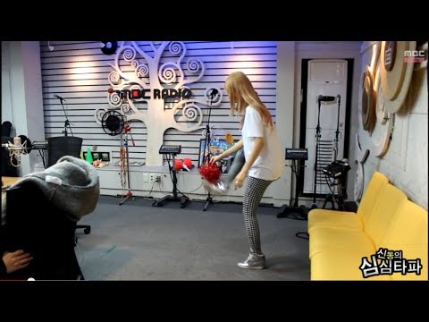 신동의 심심타파 - Crayon Pop Ellin, kicking Korean shuttlecock - 크레용팝 엘린, 제기차기 20140403