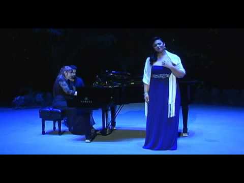 Elaine Alvarez and Elaine Rinaldi perform 'Estas en mi corazon' by Ernesto Lecuona