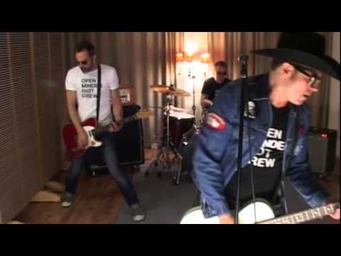 Open Minded Riot Crew - 1000 Grad im Schatte