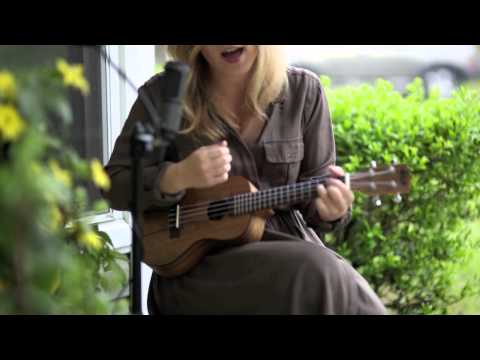 Bizarre Love Triangle - New Order (ukulele cover by Jacqueline Pettie) video thumbnail