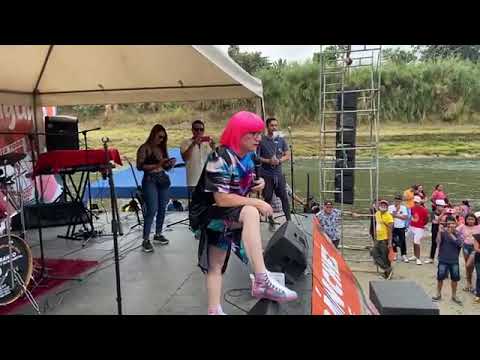 LA VECINA EN LA PLAYITA DE VENTANAS