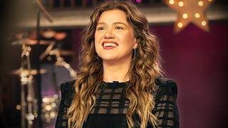 Kelly Clarkson BIRD FEUD: Singers Returns to the Stage for the First Time Since Drama Unfolded