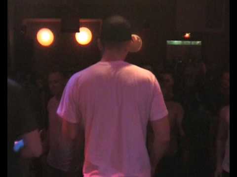 Dissziplin Steht auf! Live